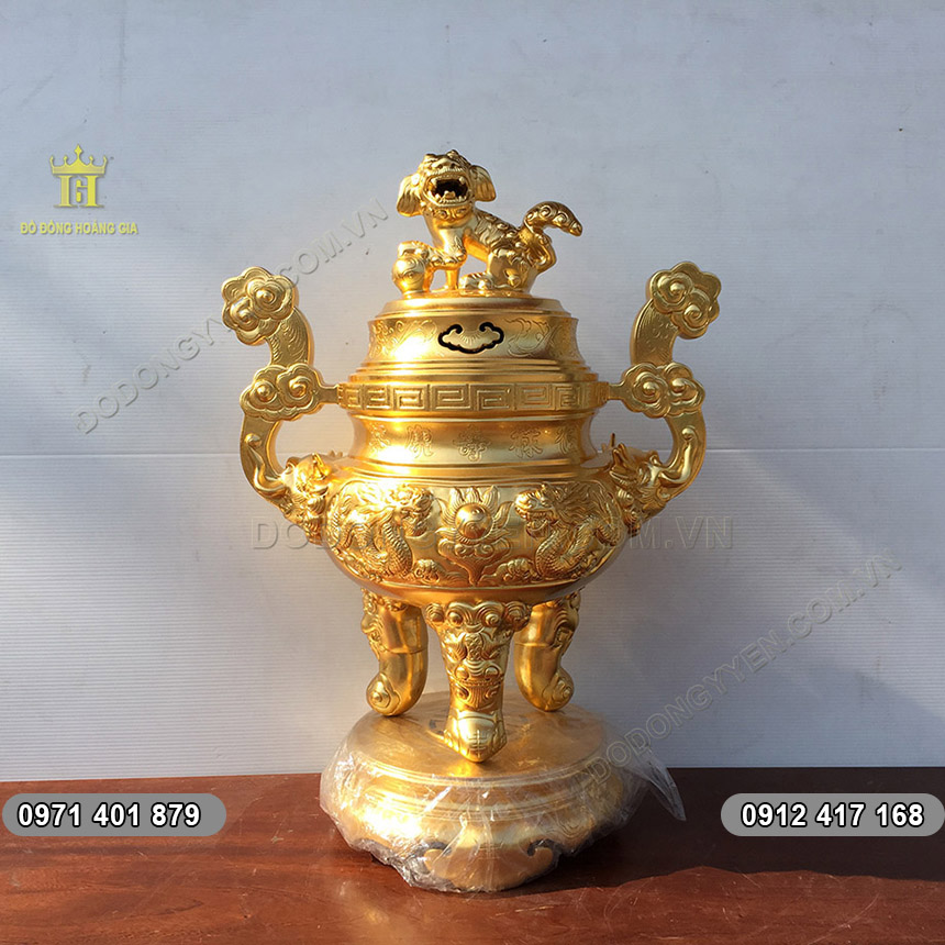 N&ecirc;n d&ugrave;ng đỉnh đồng hay đỉnh sứ trong thờ c&uacute;ng gia ti&ecirc;n?